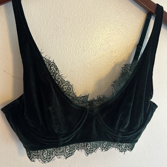 Free People Royal Green Claudia Underwire Velvet Bra with Lace details, Size 34C - Picture 3 of 8